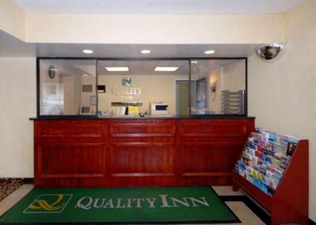 Quality Inn Takoma Park Екстер'єр фото